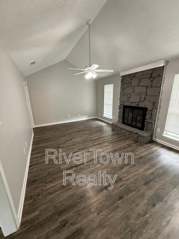 Building Photo - 4625 Crestfield Rd
