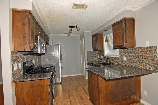 Building Photo - 10215 Missel Thrush Dr