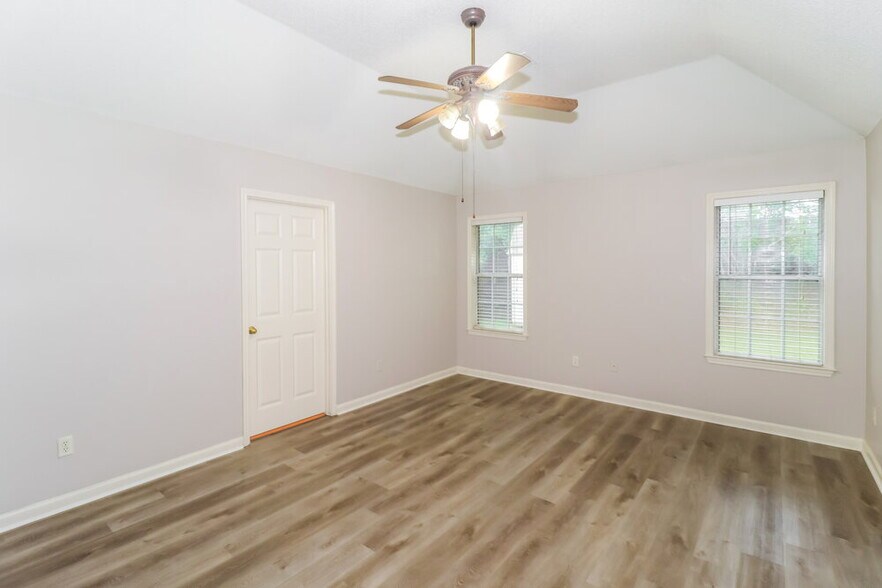 Building Photo - 7708 Shadow View Cove