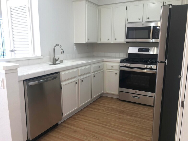 Building Photo - 12283 Carmel Vista Rd