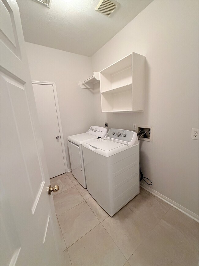 Building Photo - 17407 S Sienna Cove Ln