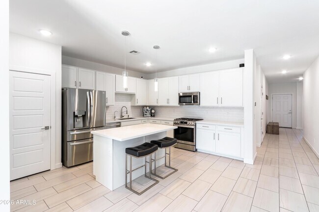 Building Photo - 35463 W Santa Barbara Ave