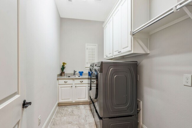 Building Photo - 3850 Sundance Hill Ln