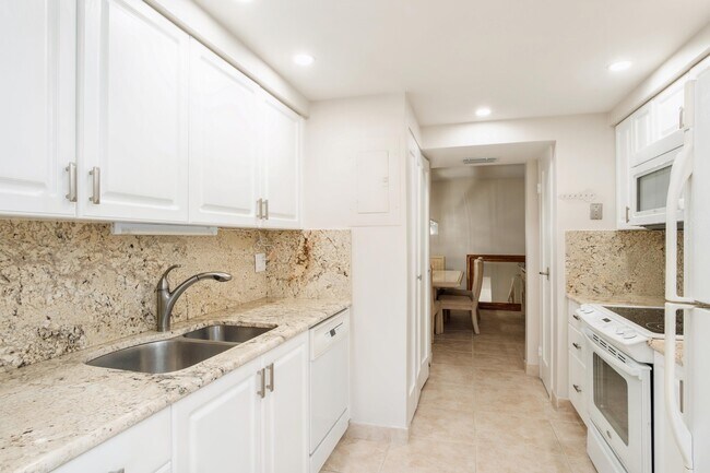 Building Photo - 3200 S Ocean Blvd