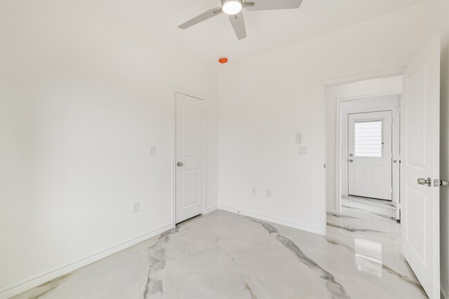 Building Photo - 16922 W Forrestal