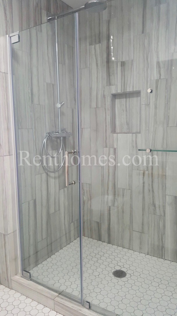 Building Photo - 10019 Knight Dr