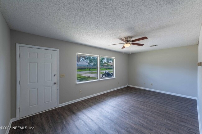 Building Photo - 890 Hibiscus St