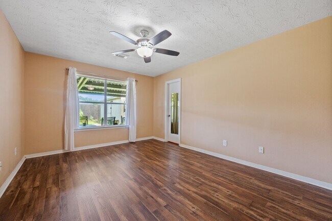 Building Photo - 3330 Red Cedar Dr