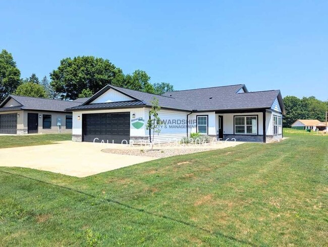Building Photo - 2038 E Smithville Western Rd