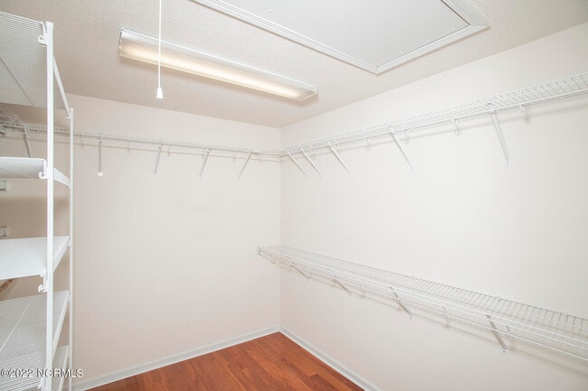 Building Photo - 907 Cedar St
