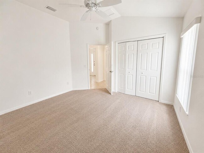 Building Photo - 3942 Zenith Lp