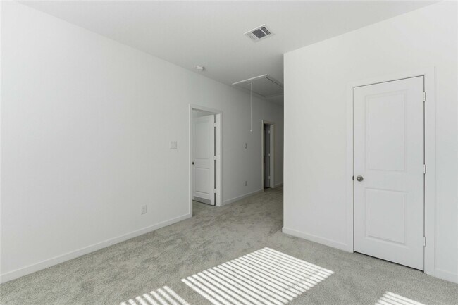 Building Photo - 2206 Via Isa Ln