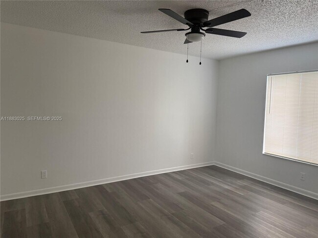 Building Photo - 1101 Green Pine Blvd