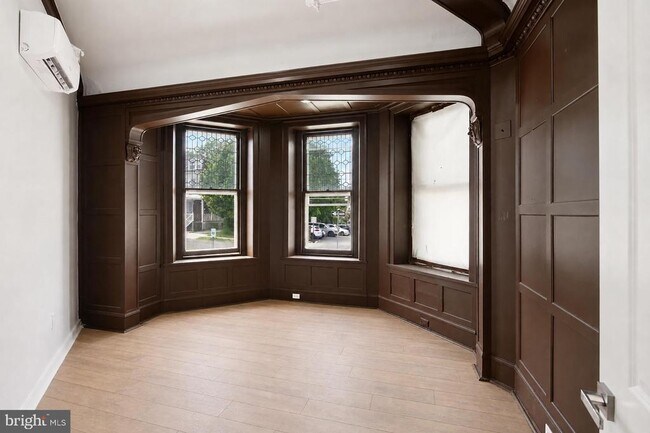 Building Photo - 6012 Ridge Ave
