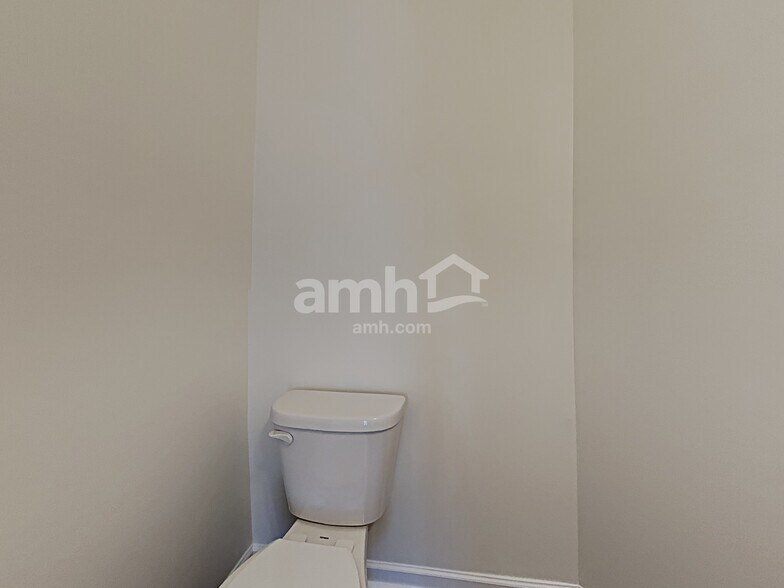 Building Photo - 288 Camp dr