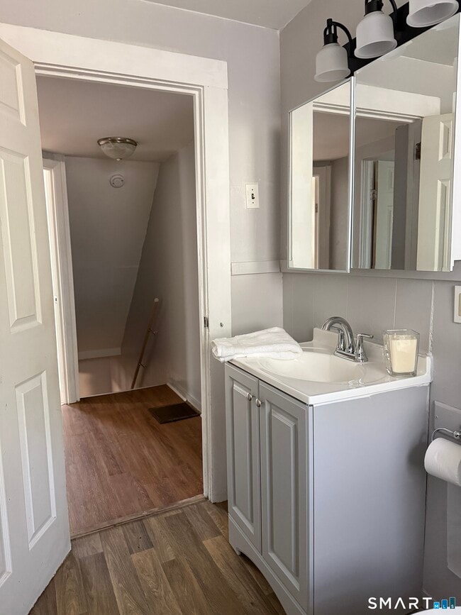 Building Photo - 8 Rodgers Pl