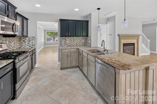 Building Photo - 10745 Glenluce Ave