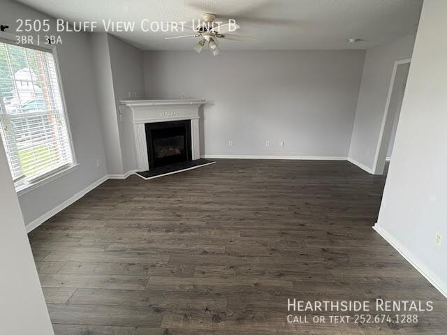 Building Photo - 2505 Bluff View Ct