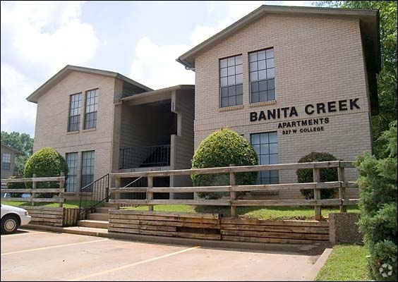 Building Photo - Banita Creek