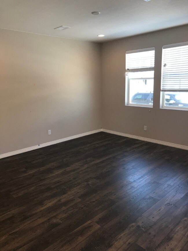 Building Photo - NEW and Modern! 3BR/2.5BA in GVR!