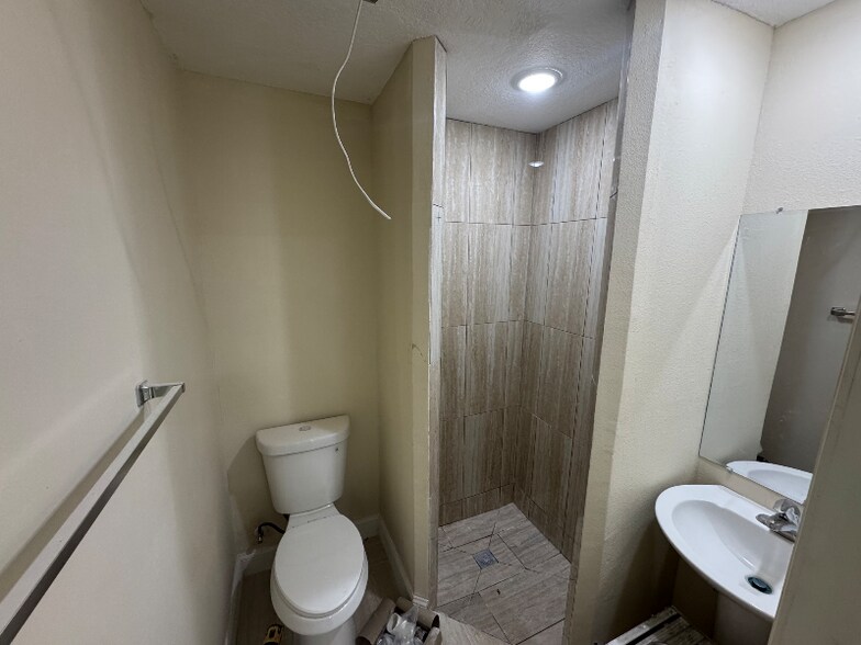 Building Photo - 109 Zacalo Way