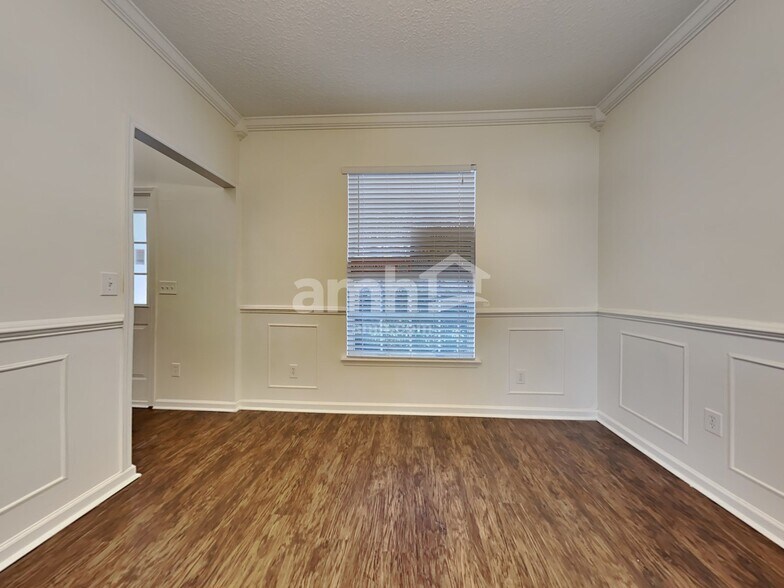 Building Photo - 1447 River of May St