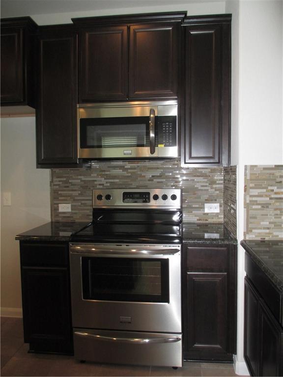 Building Photo - 1704 Willow Vista