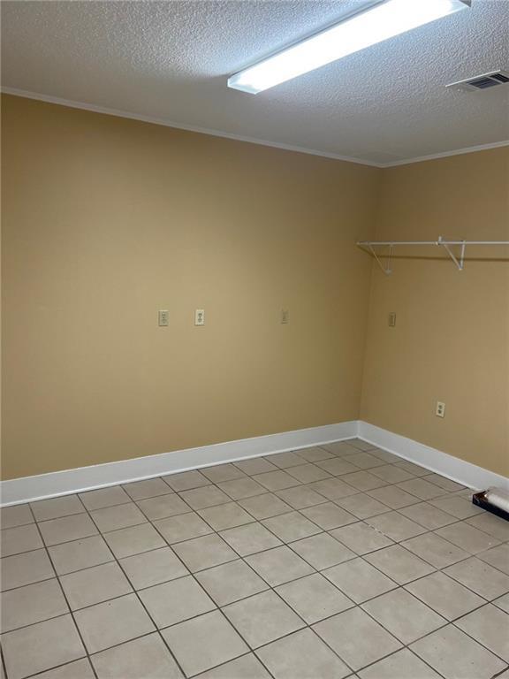 Building Photo - 4861 Woodcliff Dr N