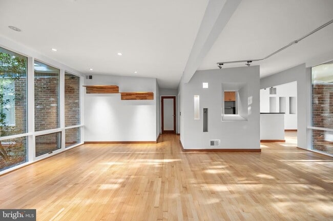 Building Photo - 2227 Glasgow Rd