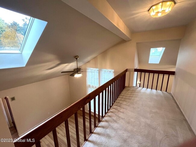 Building Photo - 13 Meadow Rue Pl