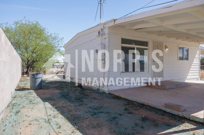 Building Photo - Two Bedroom Home in Casa Grande