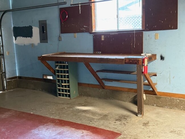 Building Photo - For Rent – Charming 2-Bedroom Home in Rinc...