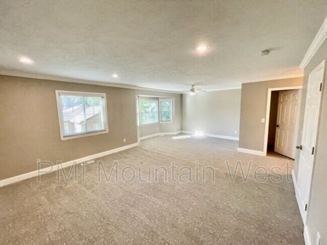 Building Photo - 499 N 200 W