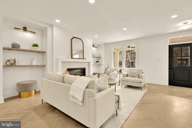 Building Photo - 1706 Bay St SE