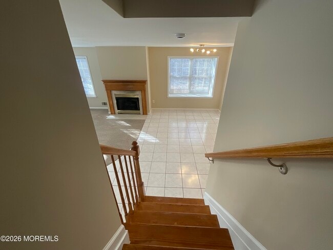 Building Photo - 1121 Roseberry Ct