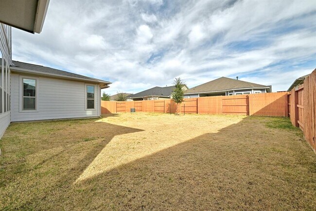 Building Photo - 8509 Silverthorne St