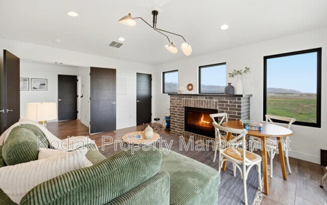 Building Photo - 454 S Buffalo Ranch Rd
