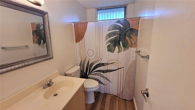 Building Photo - Mililani "Waikalani Woodlands" Newly Remodeled 3 Bedroom 2 Bath.