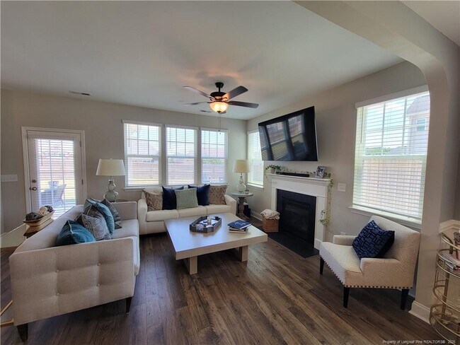 Building Photo - 6524 Carswell Dr