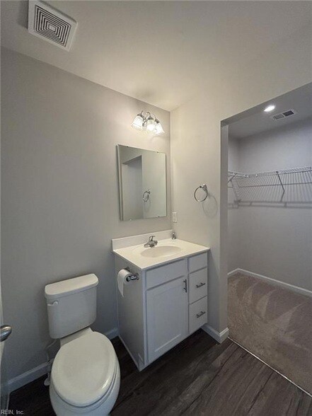 Building Photo - 2027 Petersen Way