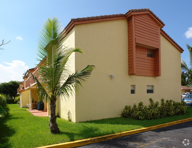 Building Photo - Mi Casa Apartments