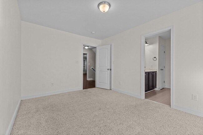 Building Photo - **SHOWINGS UNAVAILABLE UNTIL AUGUST 15th!!!**