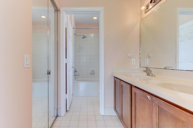 Building Photo - 3061 Laurel Ridge Cir