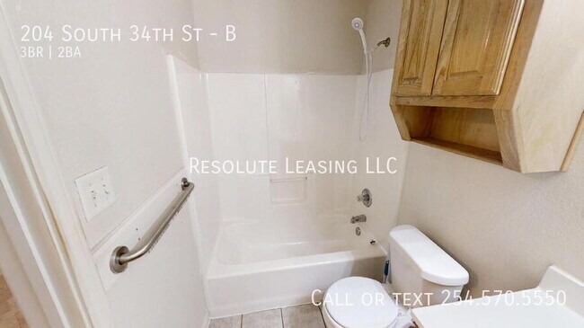 Building Photo - 204 S 34th St