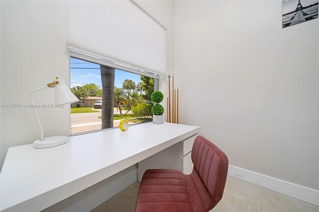 Building Photo - 31 SE 12th St