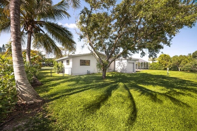 Building Photo - 8401 SW 142nd St