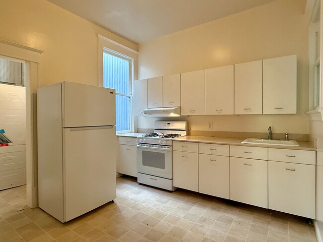 Building Photo - Bartlett Street Apartments