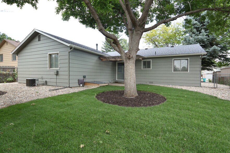 Building Photo - 2455 Sunstone Drive