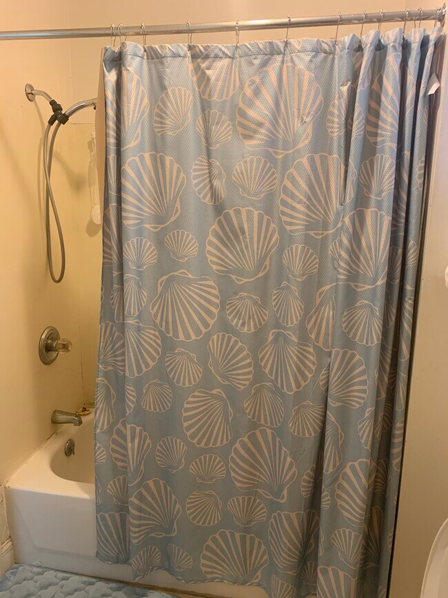 Bathroom - 4 S Payson St