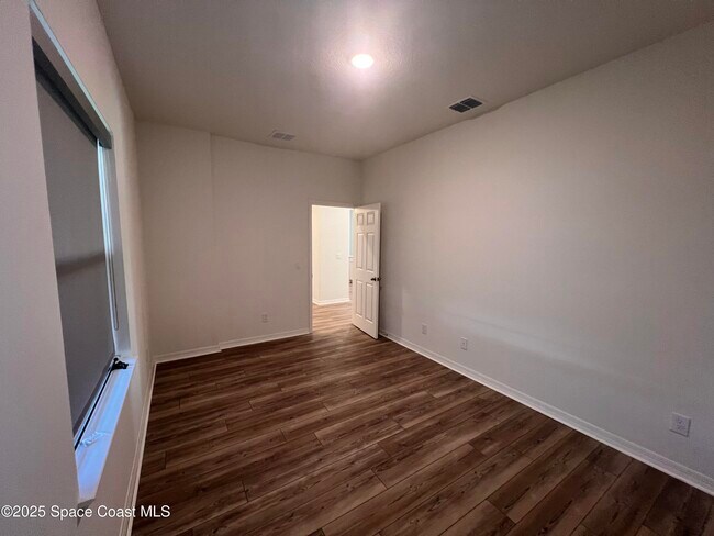 Building Photo - 1031 Grapefruit Rd SE